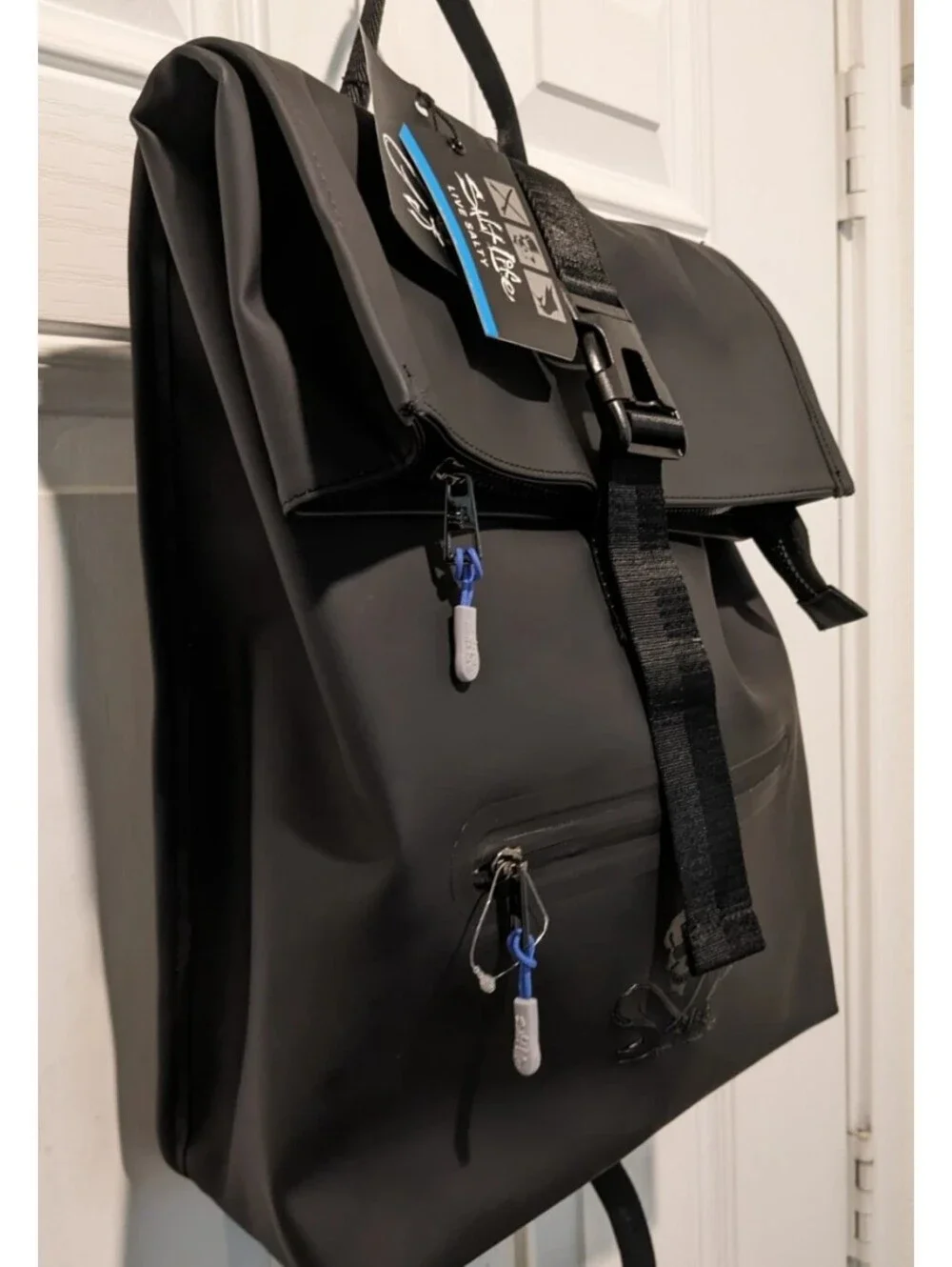 Salt Life Backpack With Blue Accents Hamelin Black Sl104955 NWT